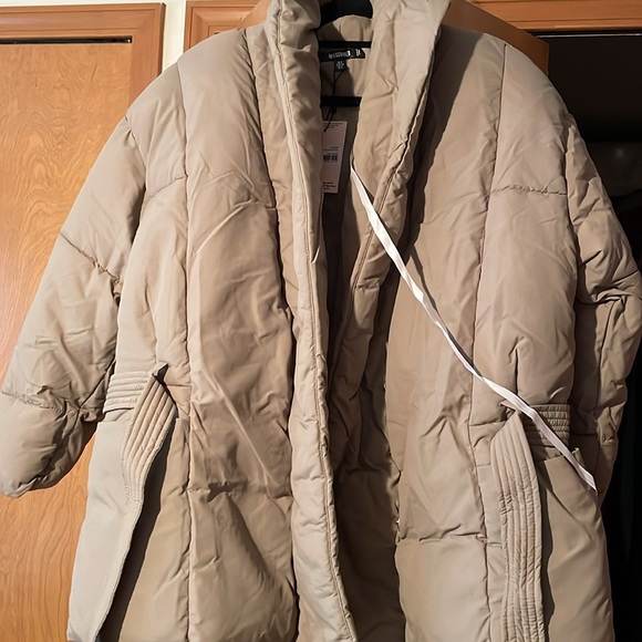 Missguided belted puffer coat - Picture 2 of 3